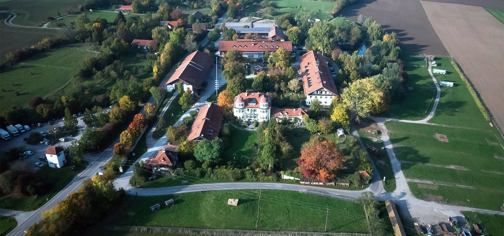 Luftaufnahme des Guts Herrmannsdorf