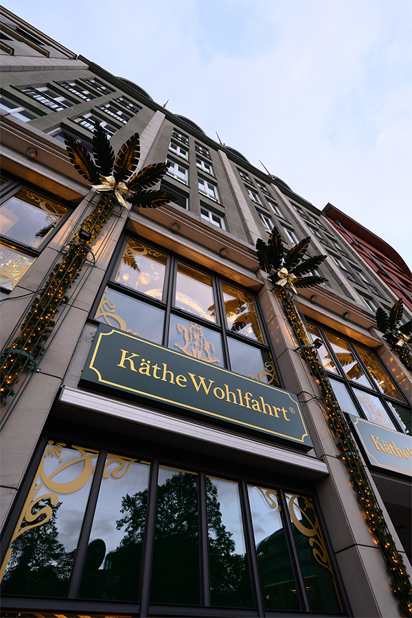 Fassade des Fachgeschäfts in Berlin, An der Spandauer Brücke