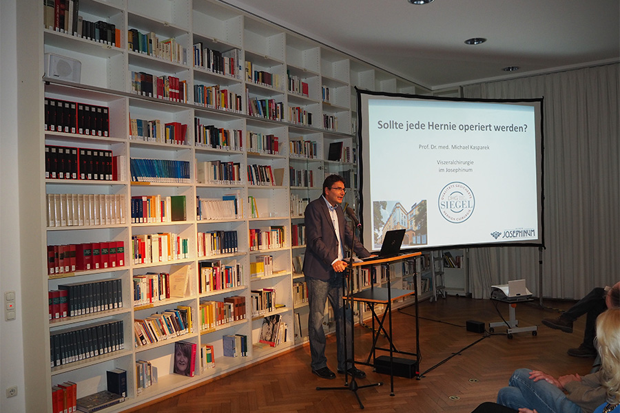 Vortrag im Literaturhaus zur Frage, ob jede Hernie operiert werden sollte